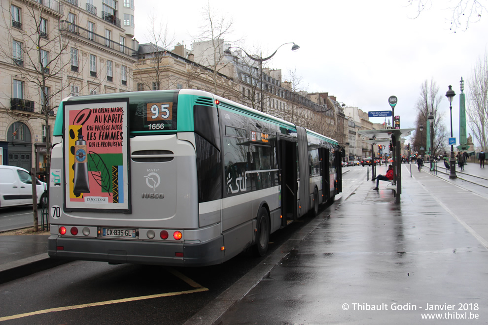 Bus 1656 (CX-835-GL) sur la ligne 95 (RATP) à Pont du Carrousel (Paris)