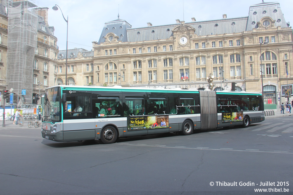 Bus 1985 (CV-289-BX) sur la ligne 95 (RATP) à Gare Saint-Lazare (Paris)