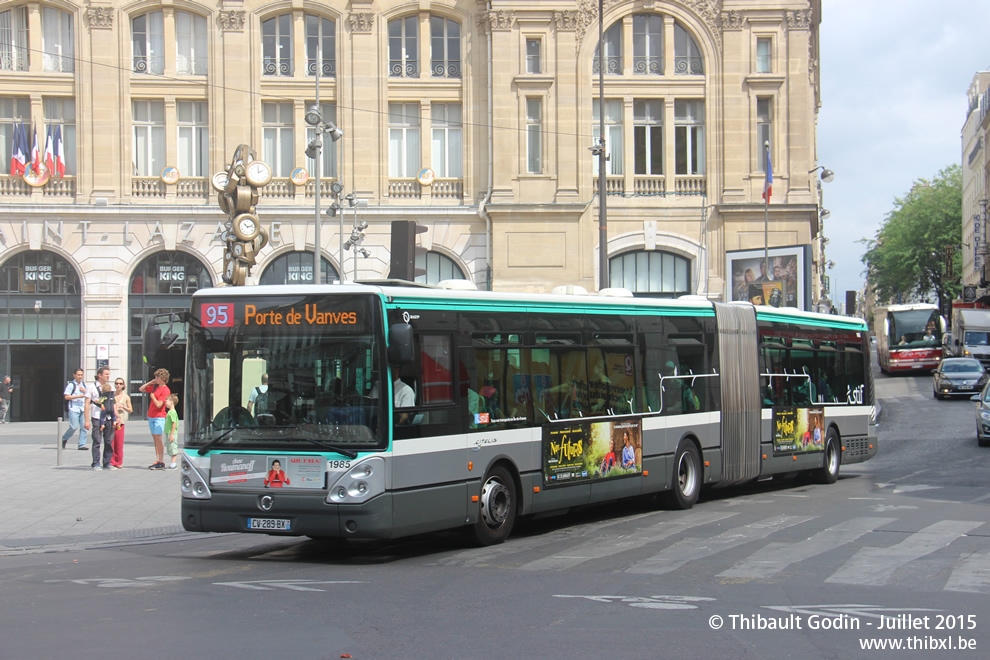 Bus 1985 (CV-289-BX) sur la ligne 95 (RATP) à Gare Saint-Lazare (Paris)