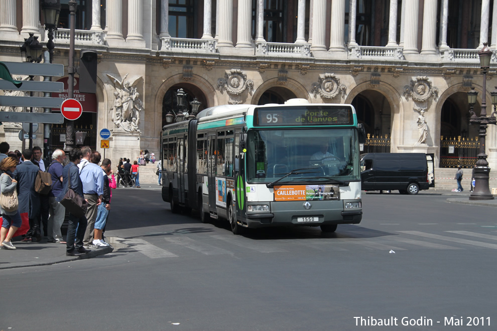 Bus 1550 sur la ligne 95 (RATP) à Opéra (Paris)