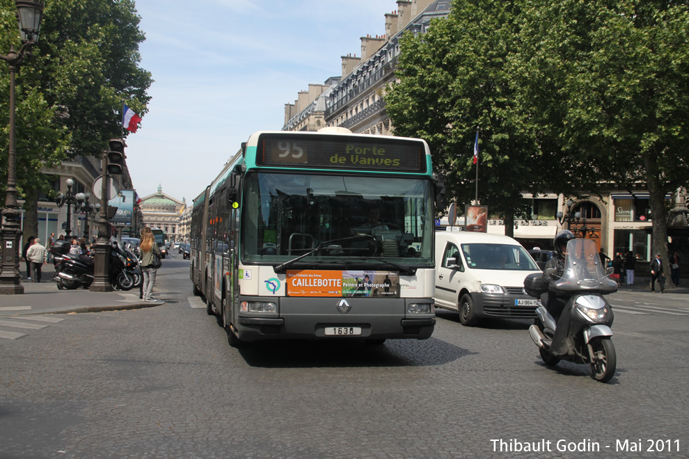 Bus 1638 sur la ligne 95 (RATP) à Palais Royal Musée du Louvre (Paris)