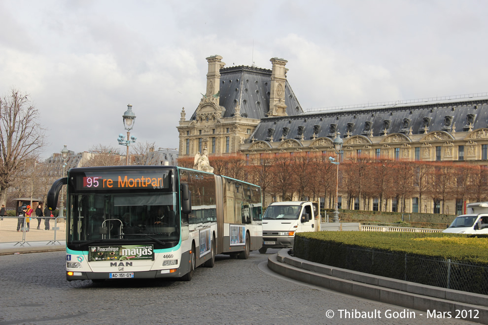 Bus 4669 (AC-151-GY) sur la ligne 95 (RATP) à Musée du Louvre (Paris)