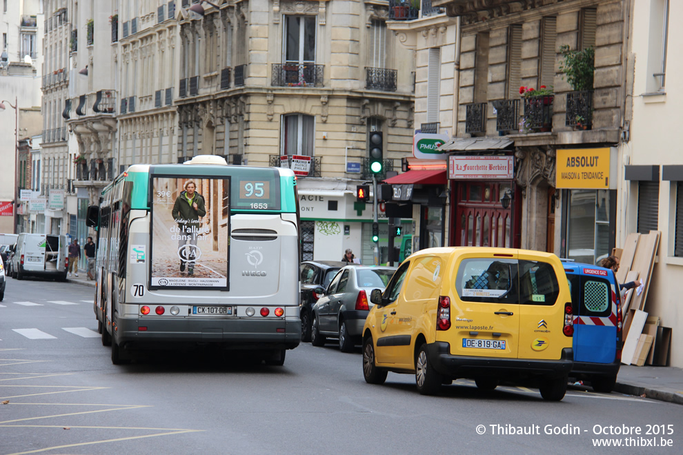 Bus 1653 (CX-107-DR) sur la ligne 95 (RATP) à Ordener (Paris)