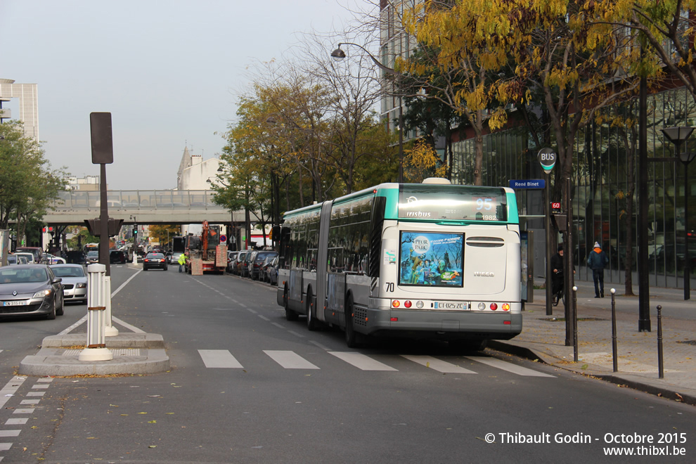 Bus 1982 (CT-025-ZC) sur la ligne 95 (RATP) à Porte de Montmartre (Paris)