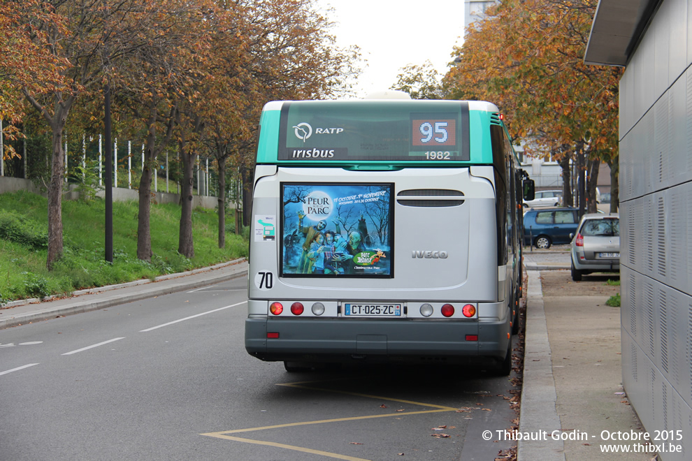 Bus 1982 (CT-025-ZC) sur la ligne 95 (RATP) à Porte de Montmartre (Paris)