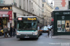 Bus 1676 (CY-479-NL) sur la ligne 95 (RATP) à Pont du Carrousel (Paris)