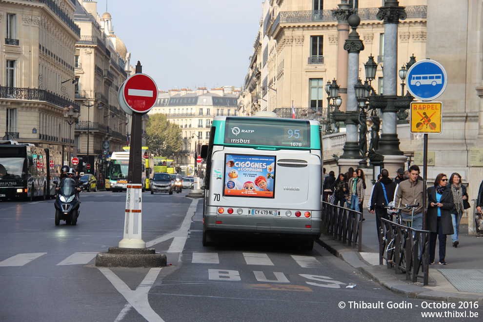 Bus 1676 (CY-479-NL) sur la ligne 95 (RATP) à Opéra (Paris)