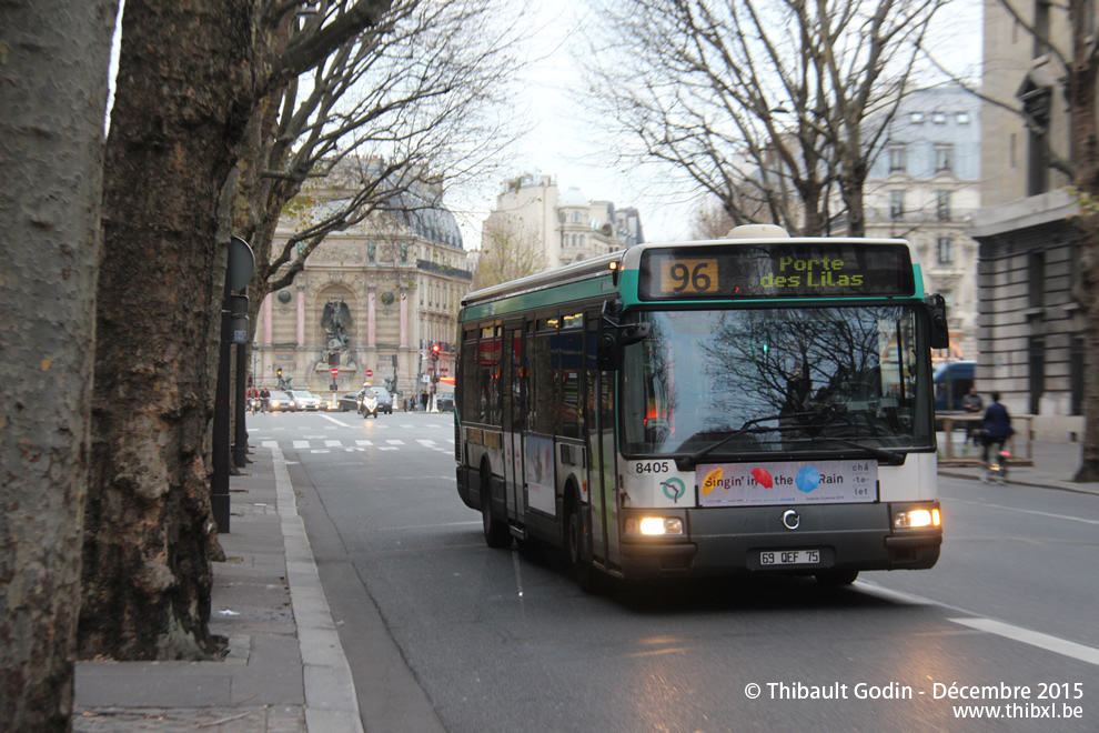 Bus 8405 (69 QEF 75) sur la ligne 96 (RATP) à Cité (Paris)