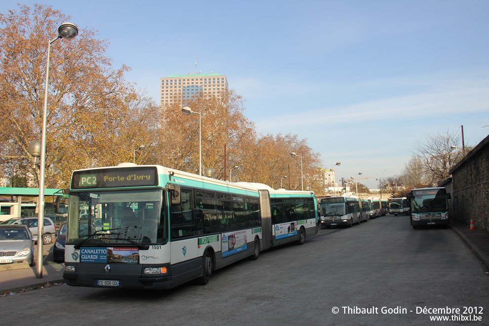 Bus 1501 sur la ligne 98 (PC2 - RATP) à Porte de la Villette (Paris)