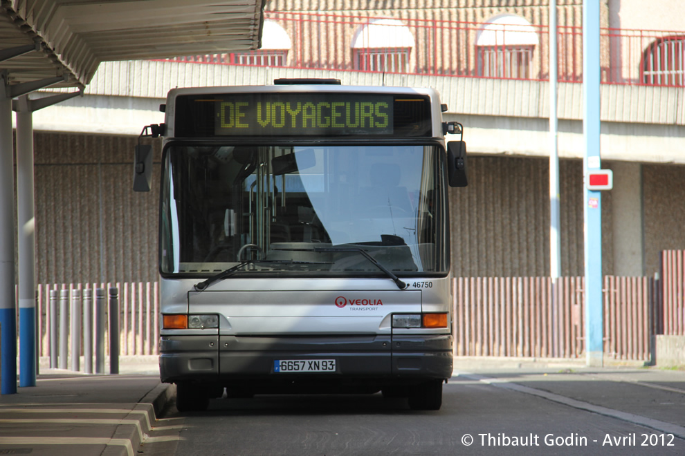 Bus 46750 (6657 XN 93) à Bobigny
