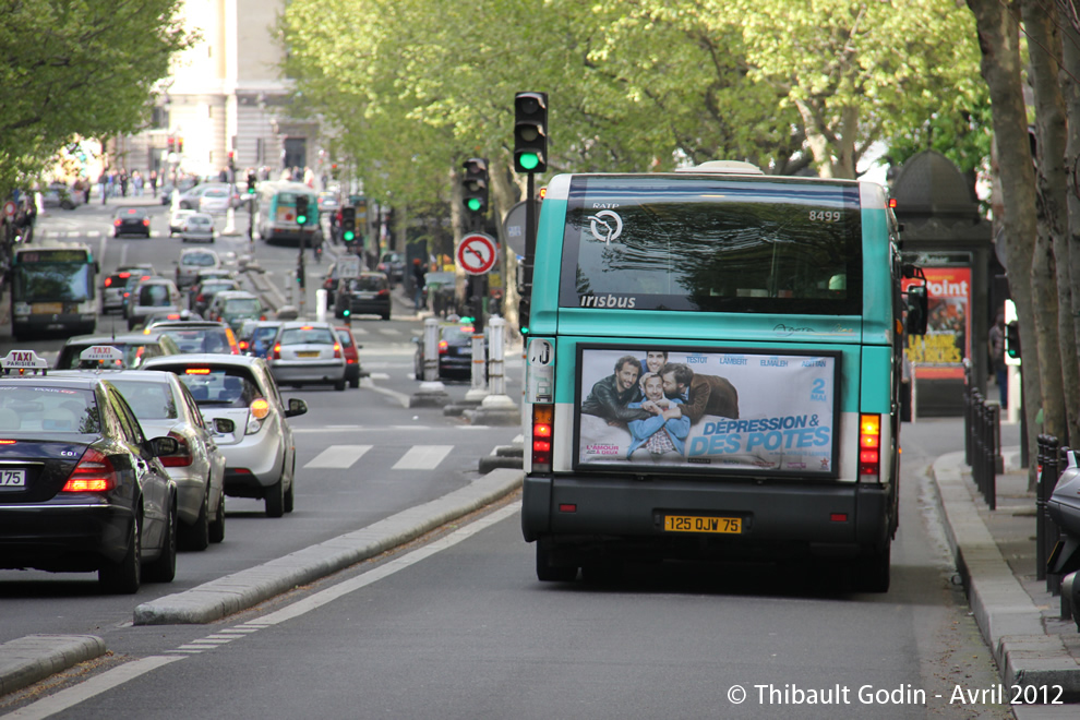 Bus 8499 (125 QJW 75) sur la ligne 47 (RATP) à Cluny – La Sorbonne (Paris)
