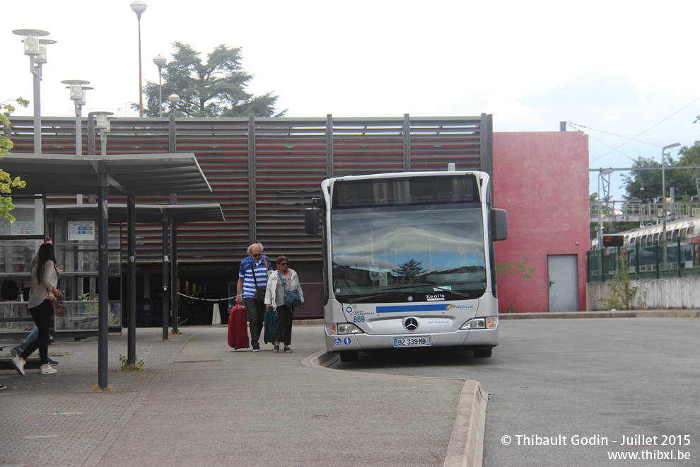 Bus 869 (BZ-339-MB) à Viroflay