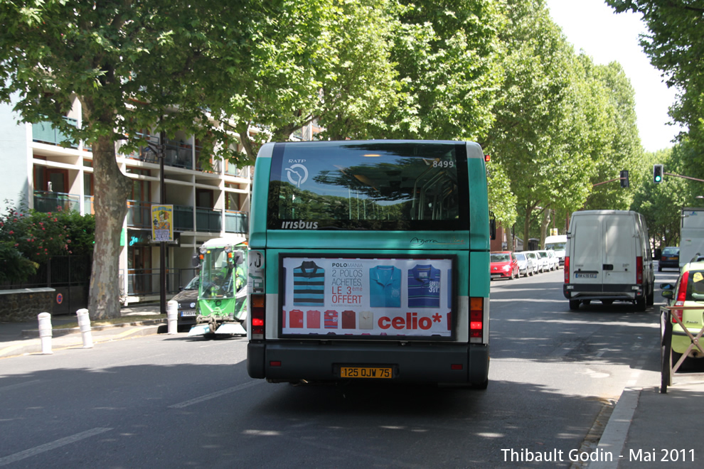 Bus 8499 (125 QJW 75) sur la ligne 47 (RATP) au Kremlin-Bicêtre