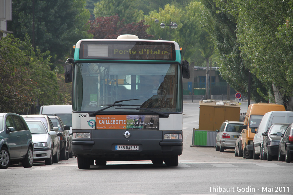 Bus 7596 (785 QAB 75) sur la ligne 184 (RATP) à Poterne des Peupliers (Paris)