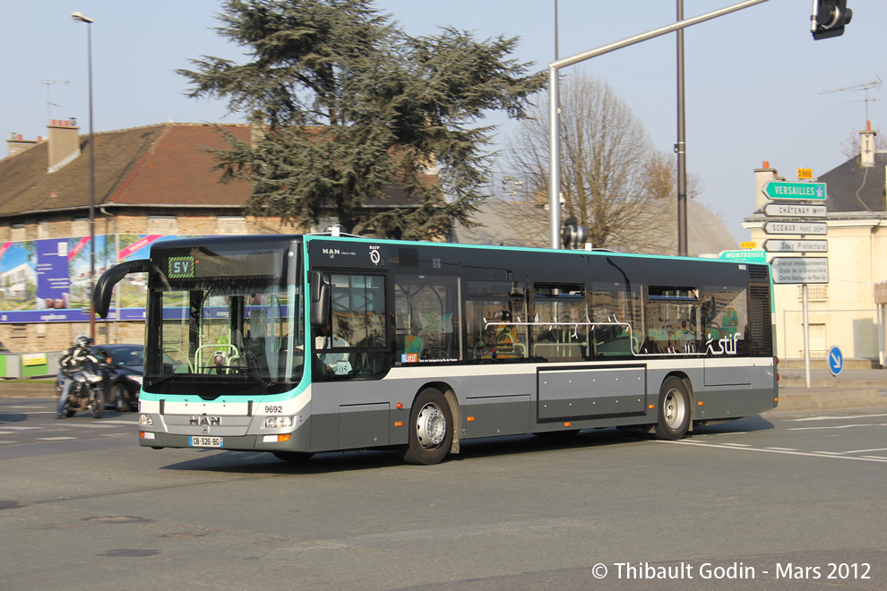 Bus 9692 (CB-526-BG) sur la ligne 396 (RATP) à Antony