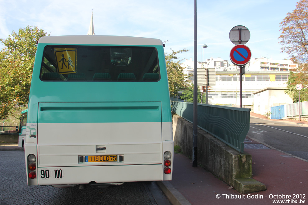 Bus 925 (119 QLG 75) à Saint-Cloud