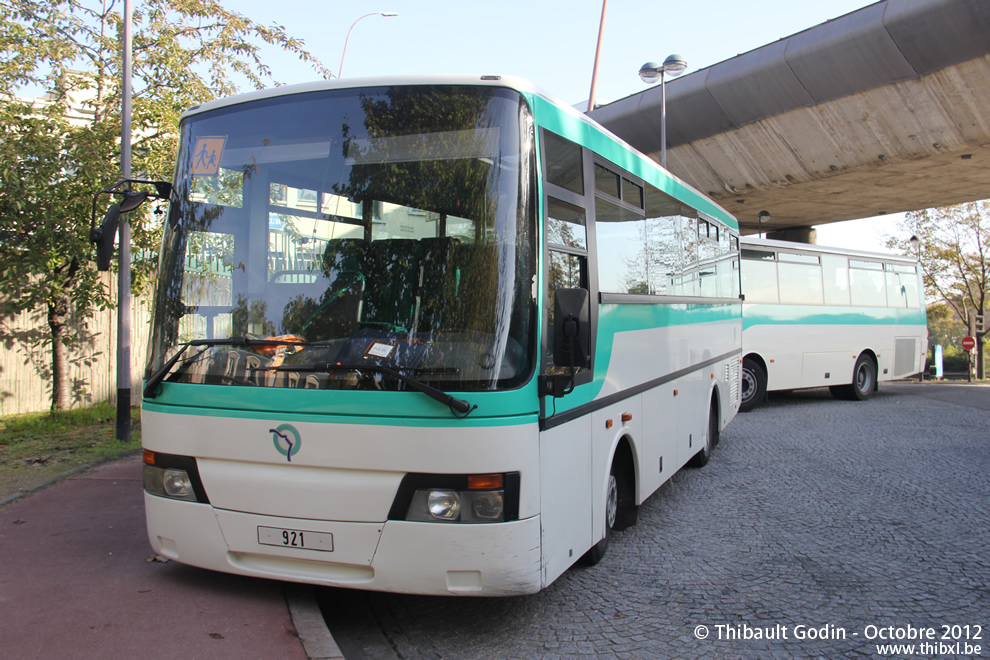 Bus 921 à Saint-Cloud