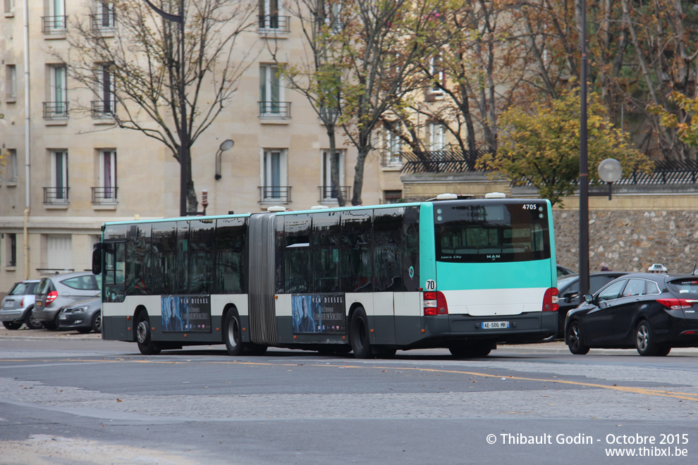 Bus 4705 (AE-586-MK) à Porte Pouchet (Paris)