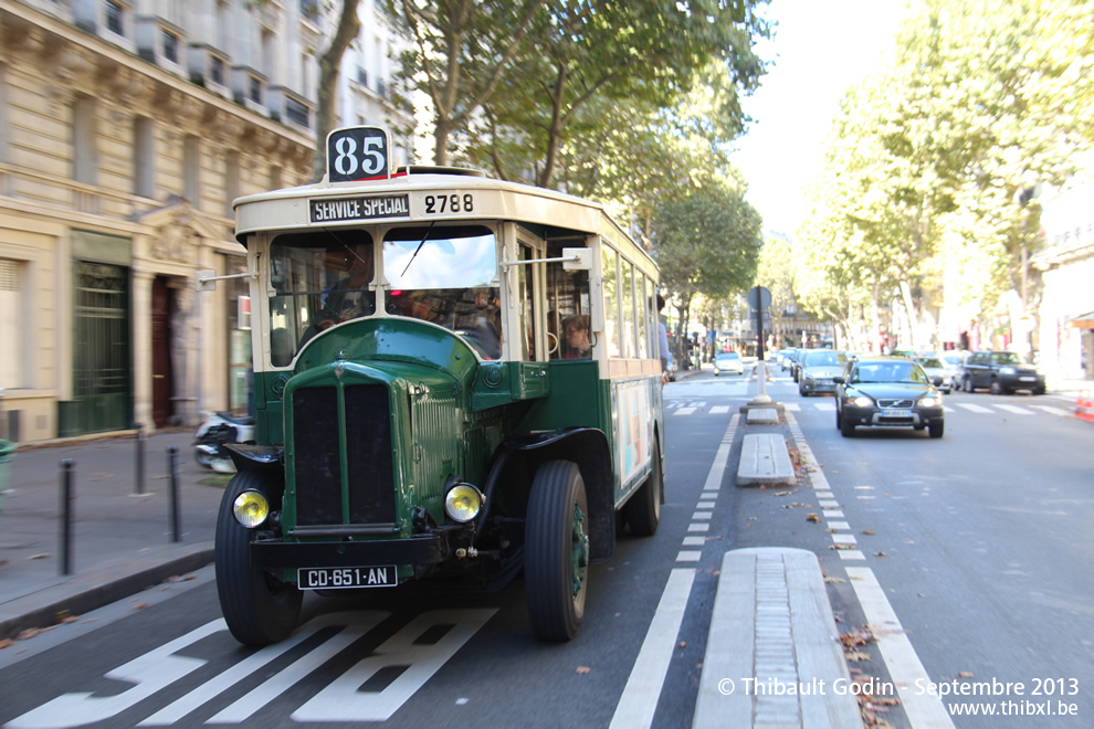 Bus 2788 (CD-651-AN) à Institut du Monde Arabe (Paris)