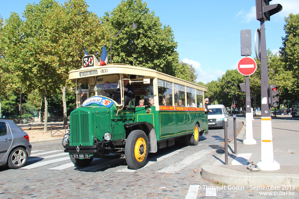Bus 1831 (979 QDR 75) à Gare d'Austerlitz (Paris)