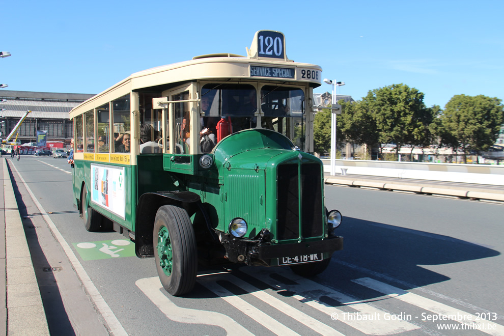 Bus 2806 (CE-418-WK) sur le Pont Charles de Gaulle (Paris)
