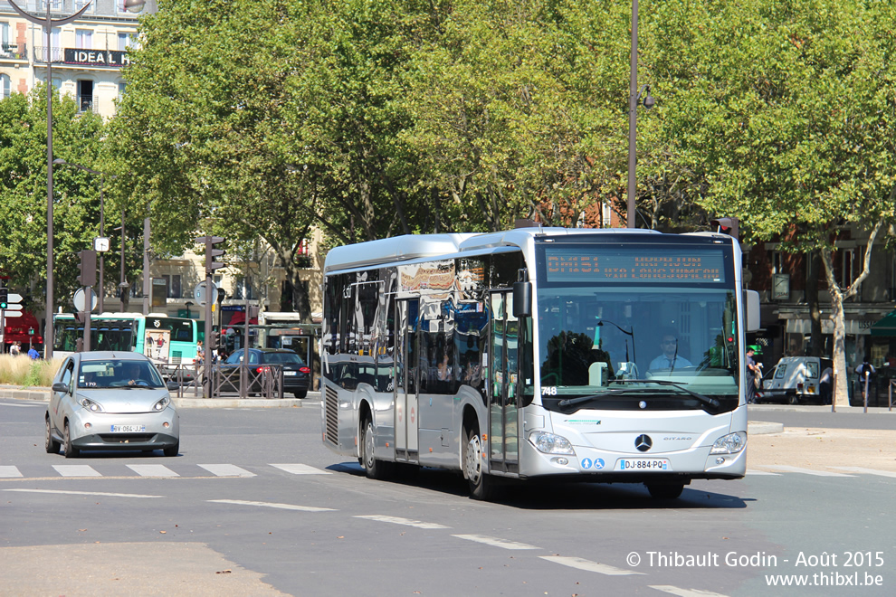 Bus 748 (DJ-884-PQ) sur la ligne DM151 (Keolis Meyer) à Porte d'Orléans (Paris)