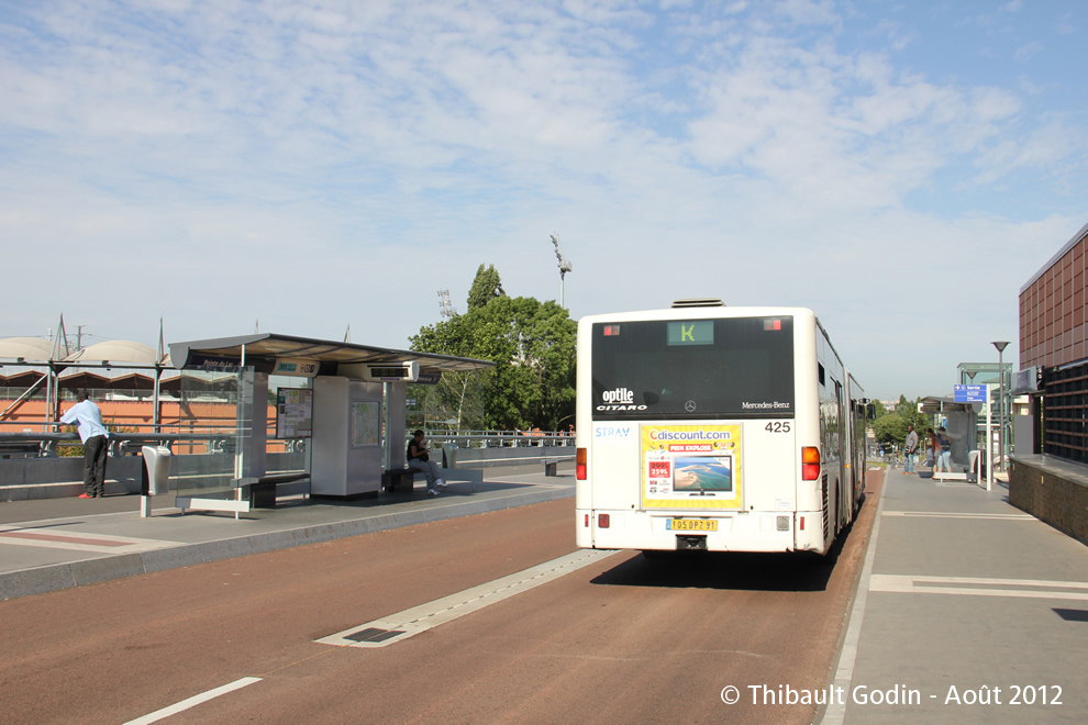 Bus 425 (105 DPZ 91) sur la ligne K (STRAV) à Créteil