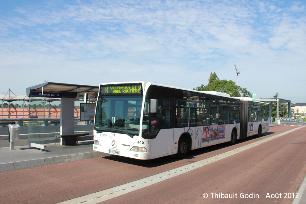Bus 445 (470 EAH 91) sur la ligne K (STRAV) à Créteil