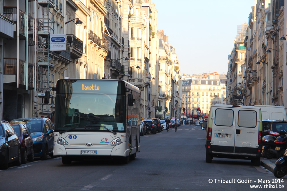 Bus 089081 (CB-410-LG) sur la navette Pereire-Pont Cardinet (Transilien) à Pereire (Paris)