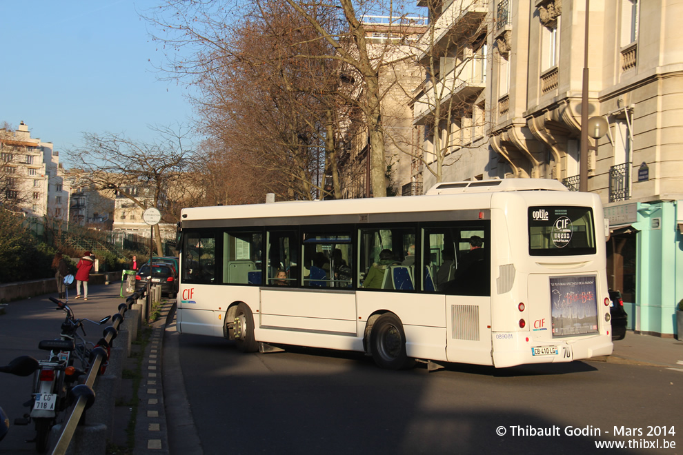 Bus 089081 (CB-410-LG) sur la navette Pereire-Pont Cardinet (Transilien) à Pereire (Paris)