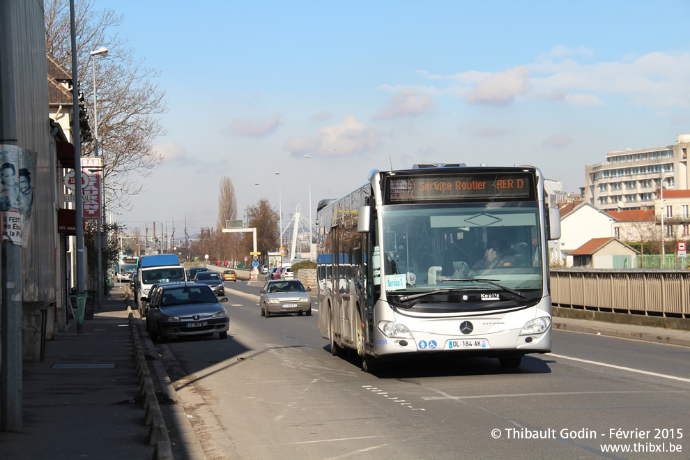 Bus 149138 (DL-184-AK) sur la navette RER D (Transilien) à Saint-Denis