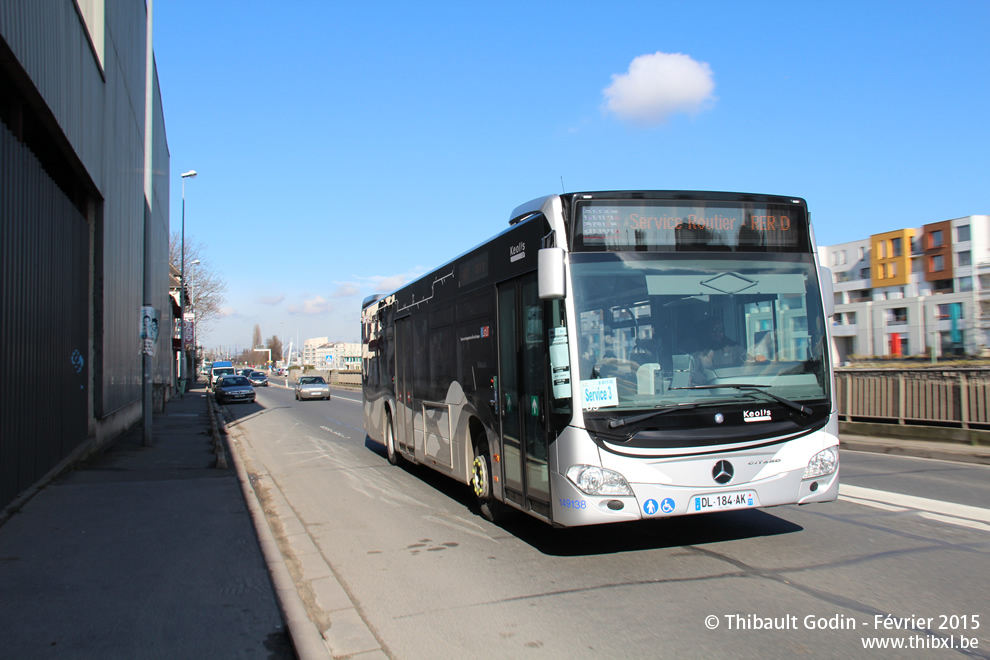 Bus 149138 (DL-184-AK) sur la navette RER D (Transilien) à Saint-Denis