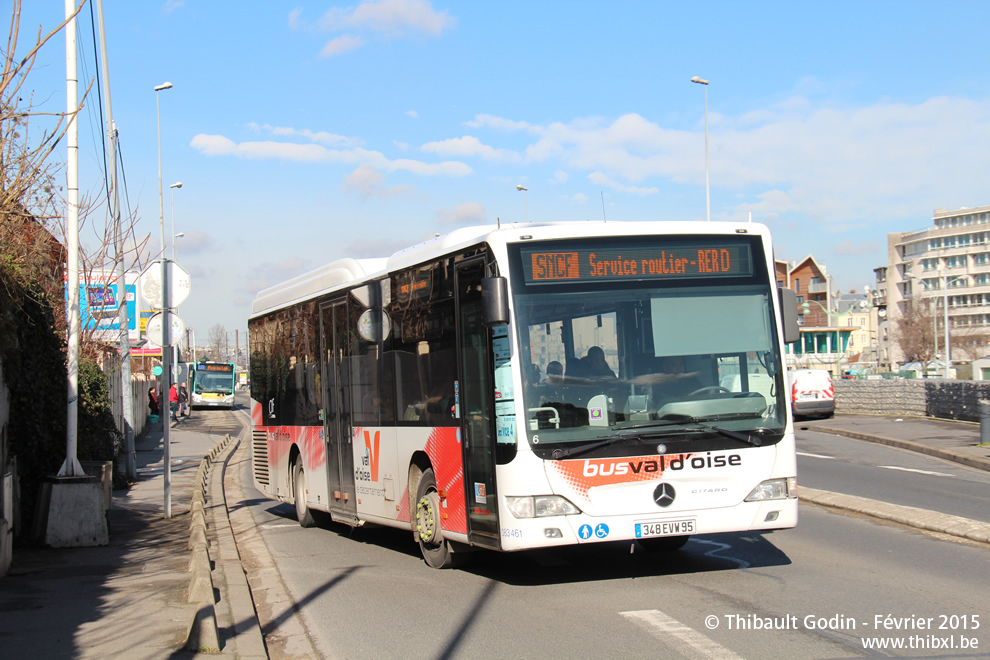 Bus 083461 (348 EVW 95) sur la navette RER D (Transilien) à Saint-Denis