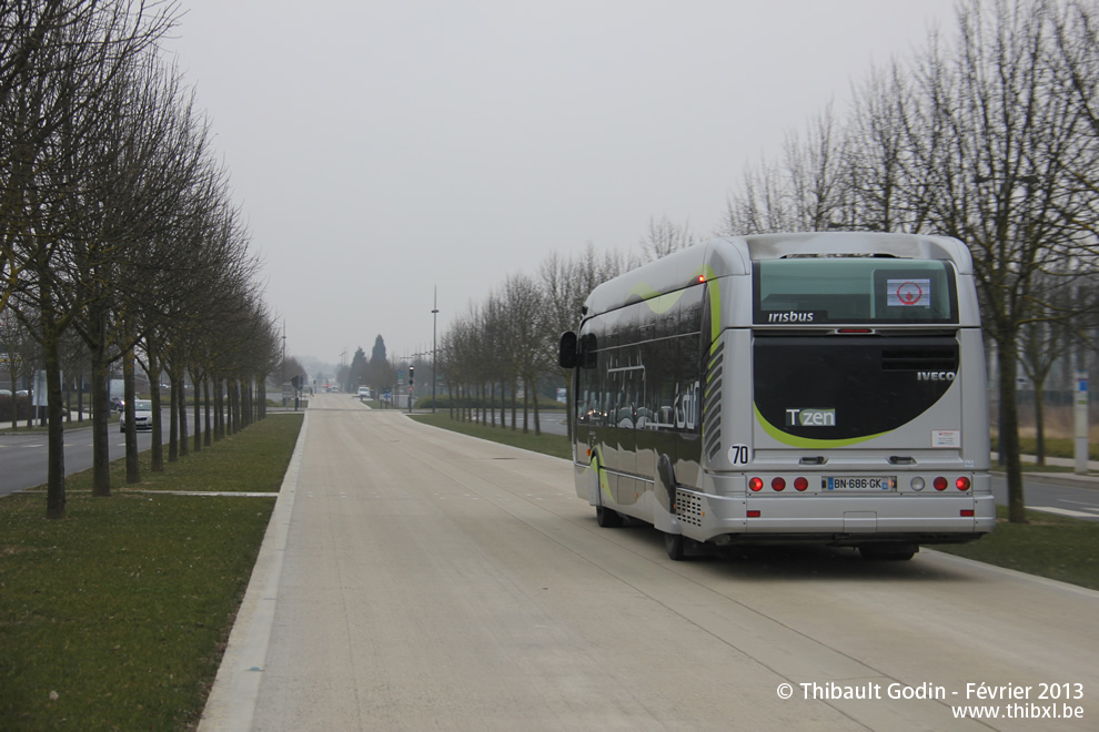 Bus 18 (BN-686-GK) sur la ligne 1 (T Zen) à Lieusaint