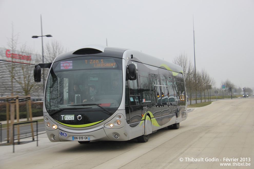 Bus 16 (BN-619-GK) sur la ligne 1 (T Zen) à Lieusaint