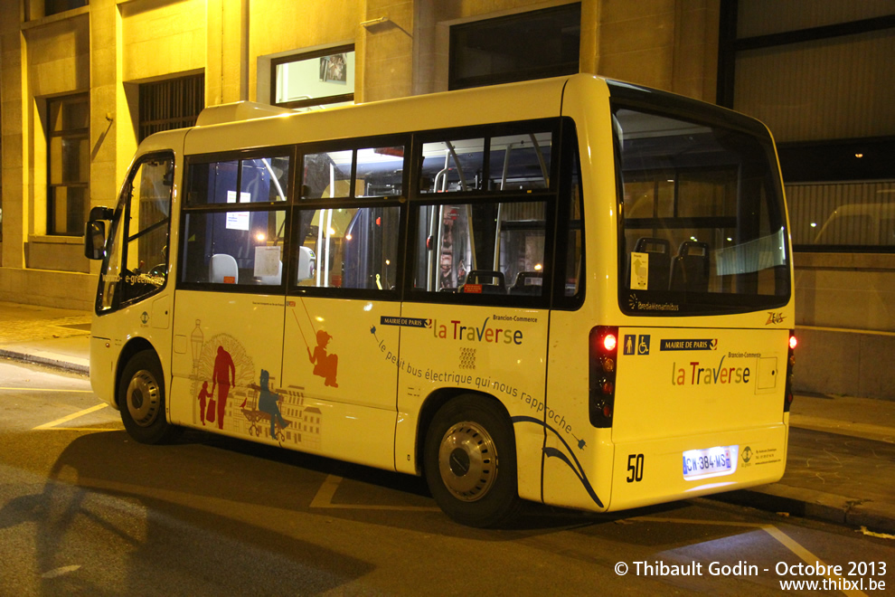 Bus (CW-384-MS) sur la ligne 15 (Traverse Brancion-Commerce - B.E. Green) à Georges Brassens (Paris)
