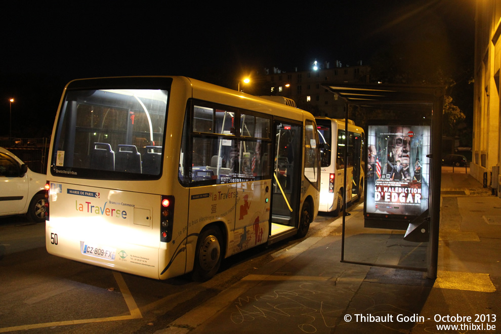 Bus (CZ-809-FX) sur la ligne 15 (Traverse Brancion-Commerce - B.E. Green) à Georges Brassens (Paris)