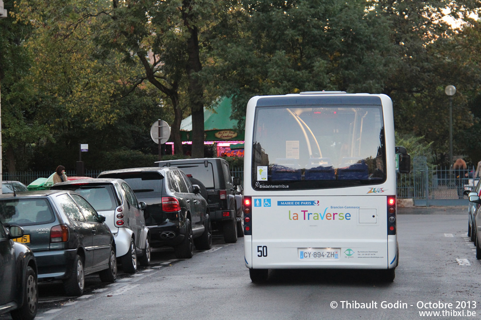 Bus (CY-894-ZH) sur la ligne 15 (Traverse Brancion-Commerce - B.E. Green) à Vaugirard (Paris)