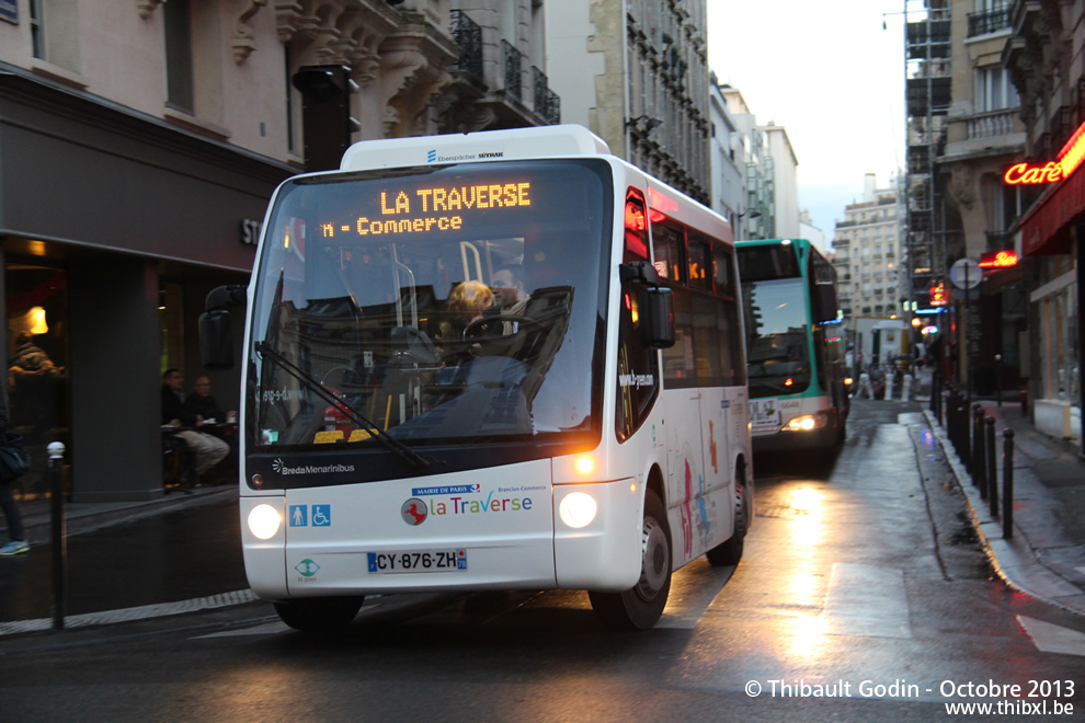 Bus (CY-876-ZH) sur la ligne 15 (Traverse Brancion-Commerce - B.E. Green) à Vaugirard (Paris)