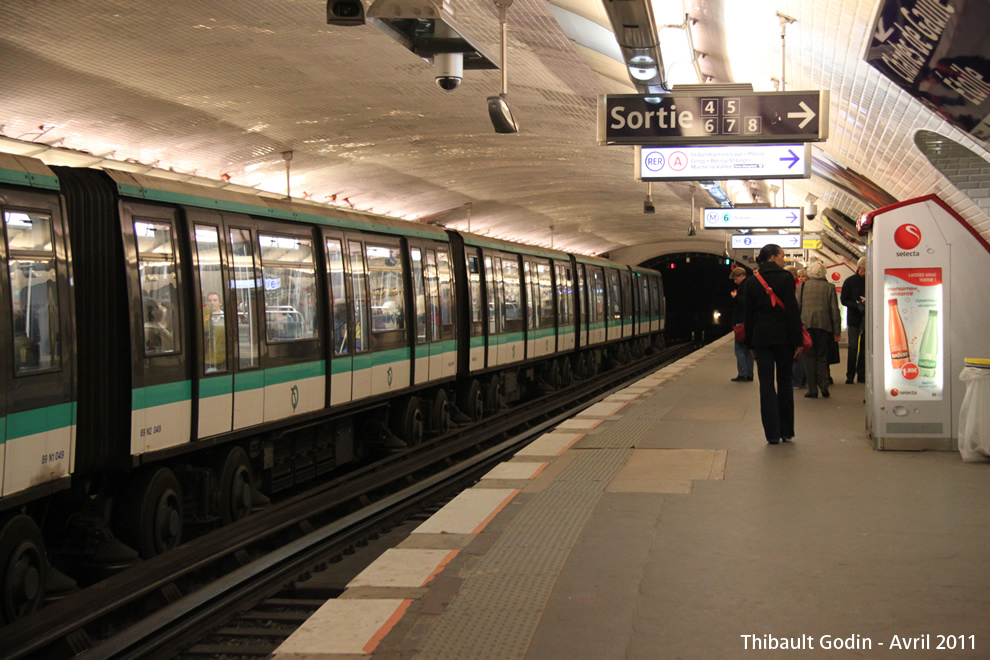 Station Charles de Gaulle - Étoile sur la ligne 1 (RATP) à Paris
