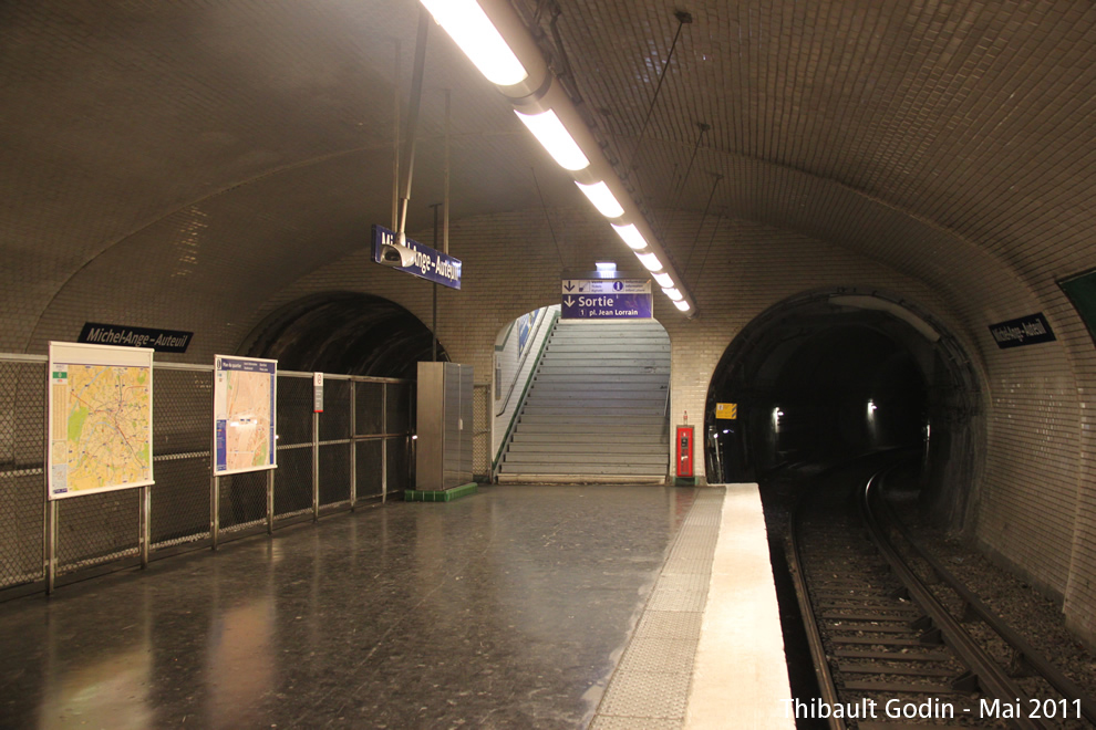 Station Michel-Ange - Auteuil sur la ligne 10 (RATP) à Paris