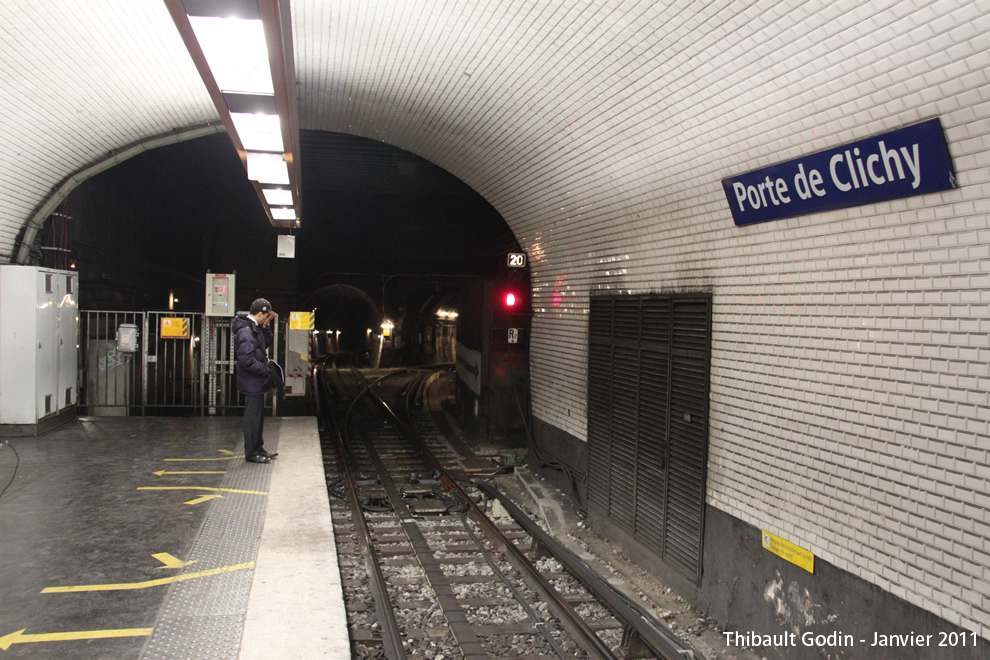 Station Porte de Clichy sur la ligne 13 (RATP) à Paris