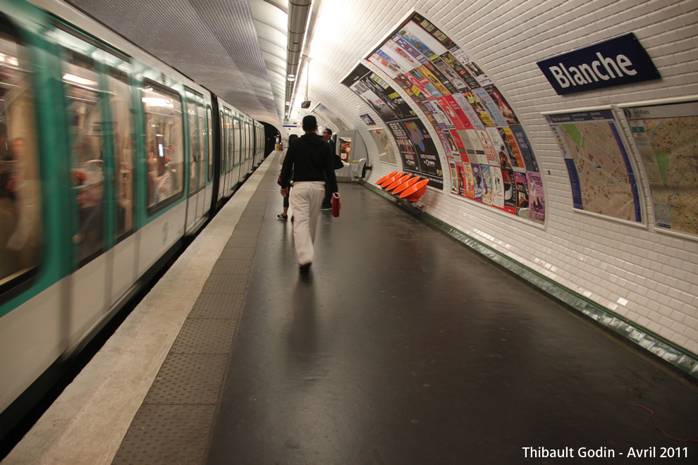 Station Blanche sur la ligne 2 (RATP) à Paris