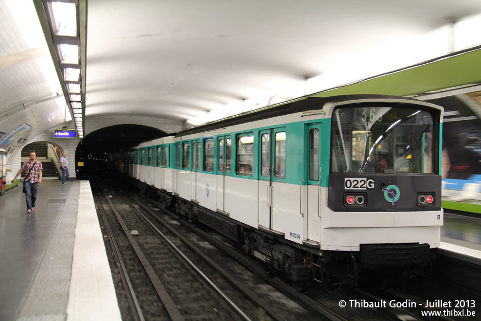 Métro 022G sur la ligne 3 (RATP) à Quatre-Septembre (Paris)