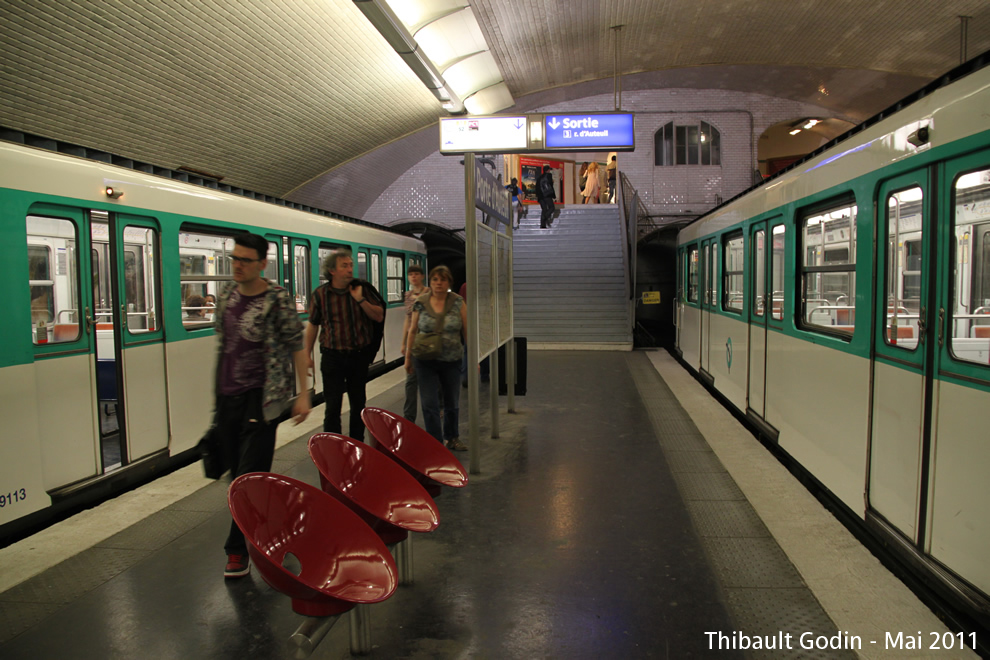 Station Porte d'Auteuil sur la ligne 10 (RATP) à Paris