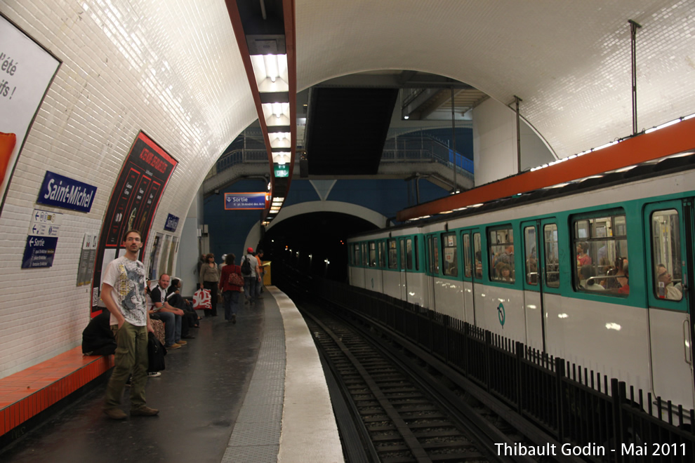 Station Saint-Michel sur la ligne 4 (RATP) à Paris