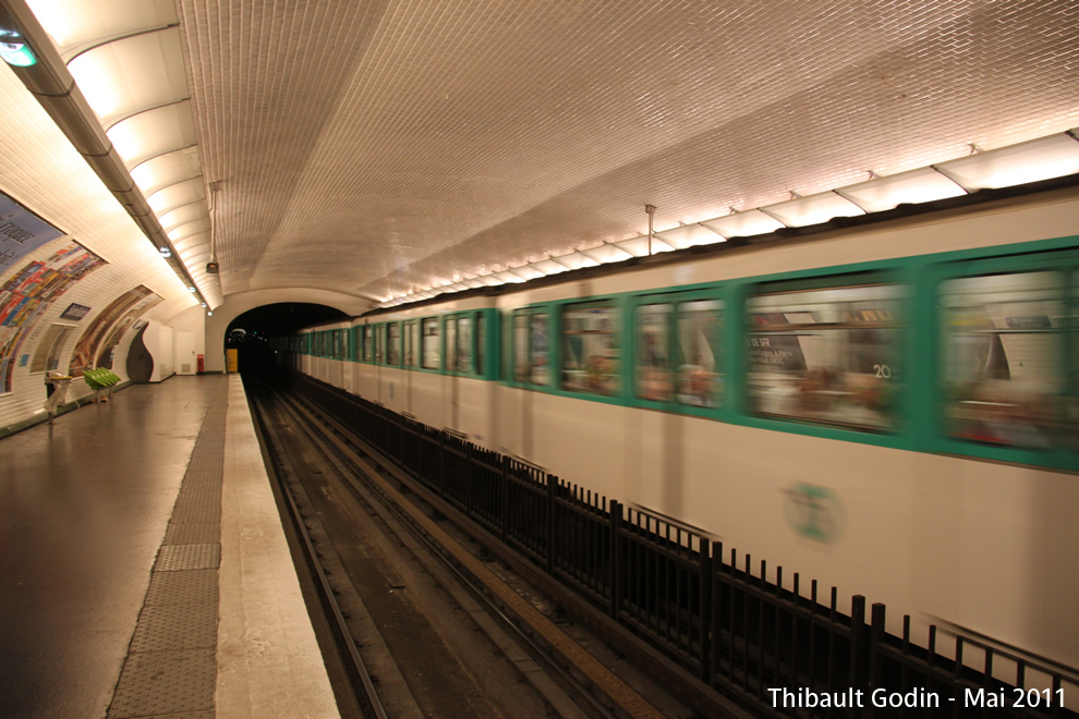 Station Saint-Sulpice sur la ligne 4 (RATP) à Paris