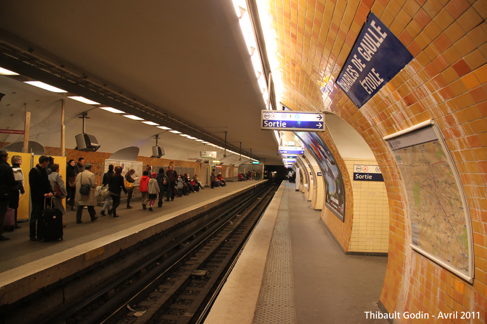 Station Charles de Gaulle - Étoile sur la ligne 6 (RATP) à Paris