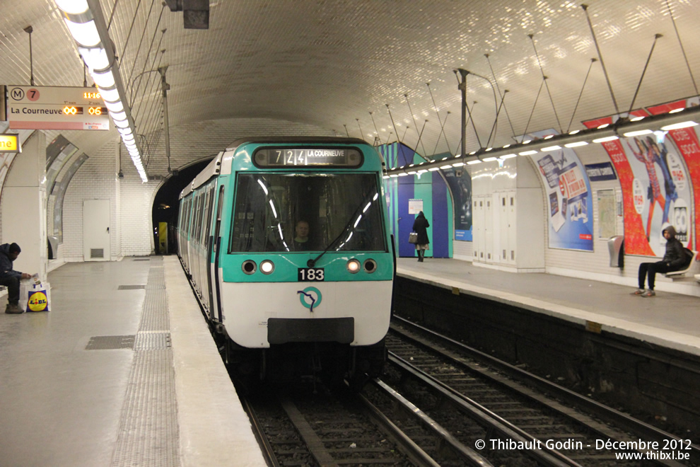 Métro 183 sur la ligne 7 (RATP) à Corentin Cariou (Paris)