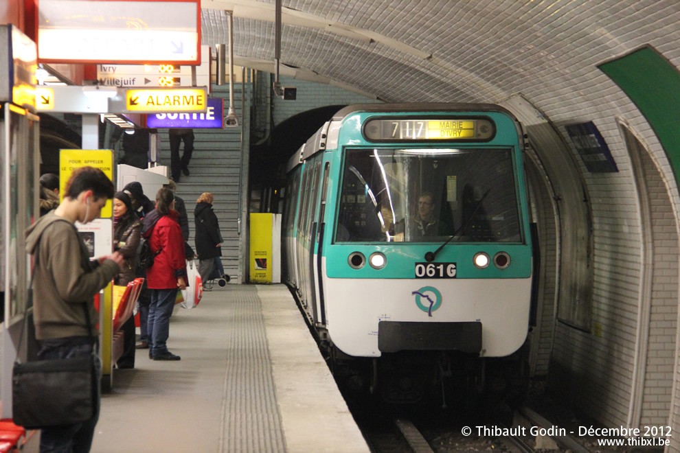 Métro 061G sur la ligne 7 (RATP) à Porte de la Villette (Paris)